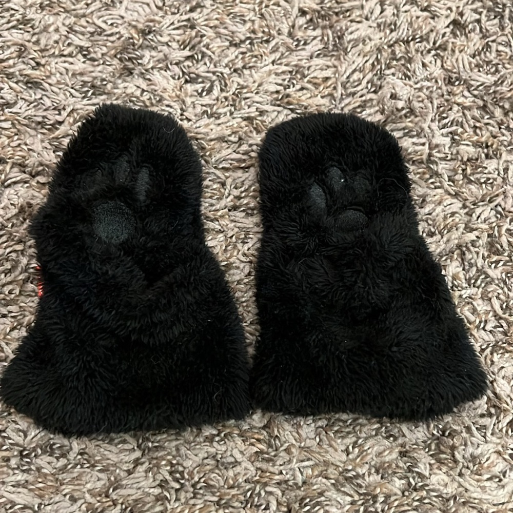 Black Soft magnetic me baby booties